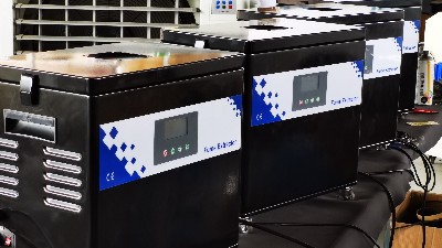 生產(chǎn)制造企業(yè)的車間煙塵怎么解決，執(zhí)信環(huán)保車間煙霧凈化器凈化煙塵！